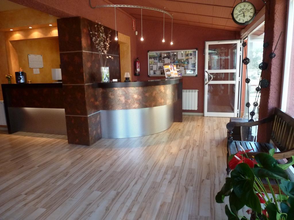 Hotel H Con Encanto Binefar Bagian luar foto