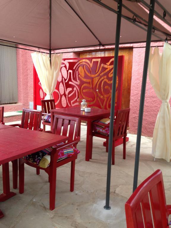 Hotel H Con Encanto Binefar Bagian luar foto