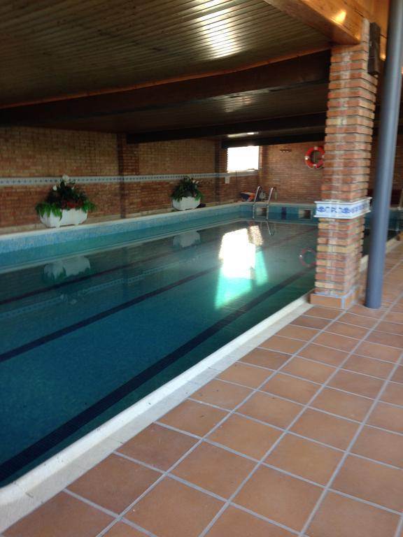 Hotel H Con Encanto Binefar Bagian luar foto