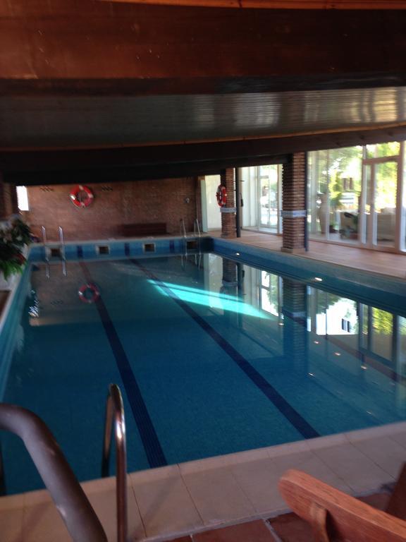 Hotel H Con Encanto Binefar Bagian luar foto
