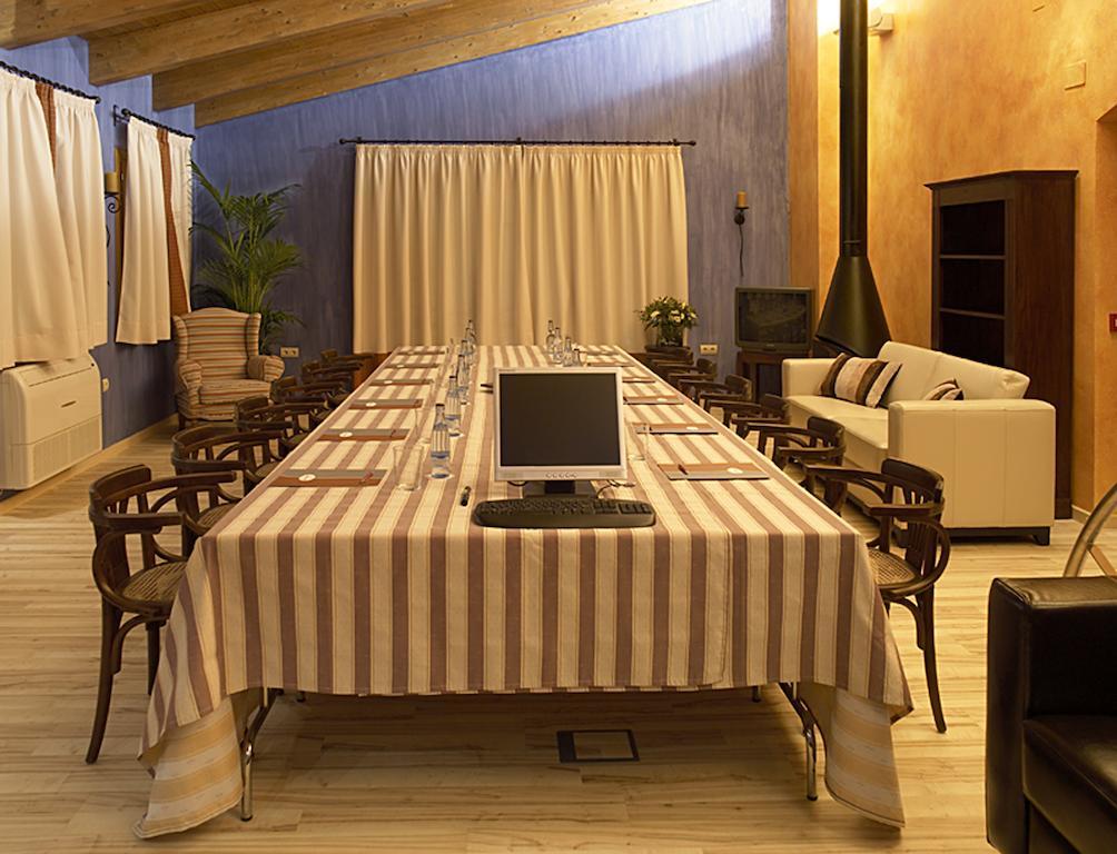 Hotel H Con Encanto Binefar Bagian luar foto